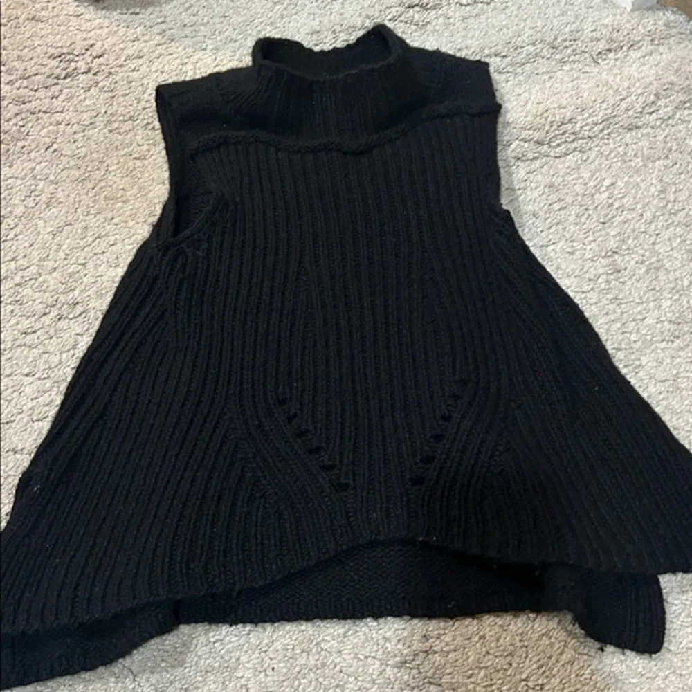 Amazing sleeveless sweater top 100 percent cashmere size small Spencer Vladimir